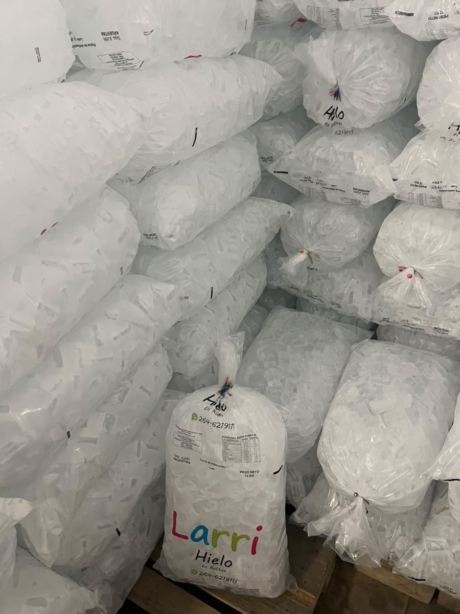 Depósito con bolsas de hielo